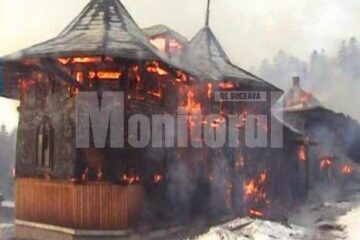 Incendiu: Schit din Putna mistuit de foc