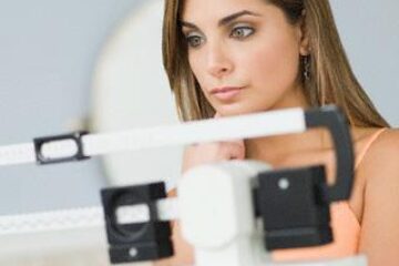 Regimul care se impune după Sărbători nu este sinonim cu înfometarea. Foto: CORBIS