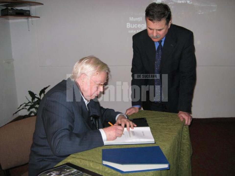 Un autograf pentru viceprimarul Viorel Seredenciuc