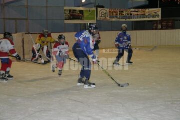 Micii hocheiști suceveni nu avut nici o șansă în fața experienței și gabaritului ciucanilor