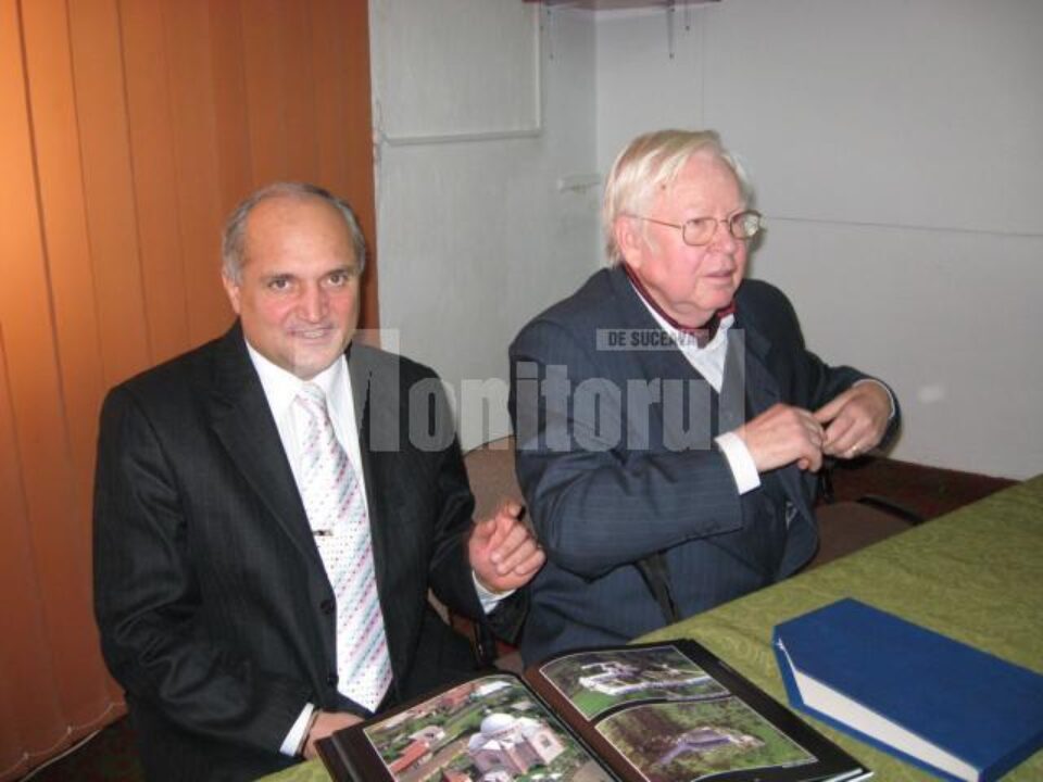 Constantin Voicu, directorul Aeroclubului României, și artistul fotograf Ștefan Petrescu