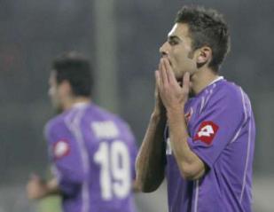 Mutu s-a accidentat din nou la cot