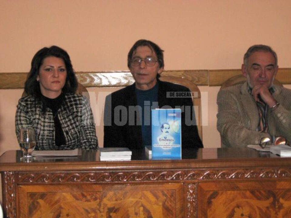 Diana și Paul Iruc și criticul literar Adrian Dinu Rachieru