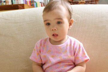 Până la doi ani, copiii nu ar trebui lăsați să se uite la televizor Foto: BE&W