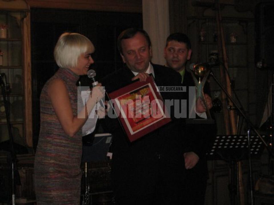 Gheorghe Fluturn spune că premiul primit din partea revistei VIP îl împarte cu cei alături de care a făcut carieră în politică, dar și cu locuitorii județului Suceava Gheorghe Fluturn spune că premiul primit din partea revistei VIP îl împarte cu cei alături de care a făcut carieră în politică, dar și cu locuitorii județului Suceava