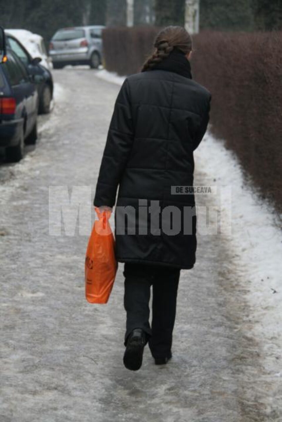 Gheața de pe trotuare a făcut numeroase victime în ultimele zile Gheața de pe trotuare a făcut numeroase victime în ultimele zile