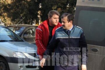 După gratii: Polițist arestat preventiv pentru că a măsluit un dosar penal