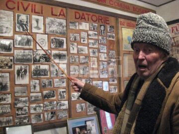 Pompierul veteran Viorel Polonic ne prezinta muzeul pompierilor din Bosanci