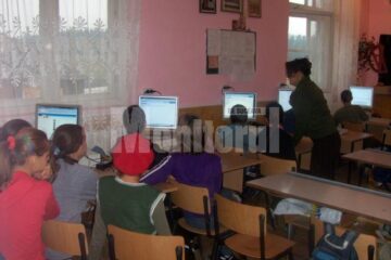 Sala de internet de la Școala din Poiana Stampei