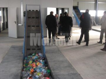 PET-uri pe banda transportoare