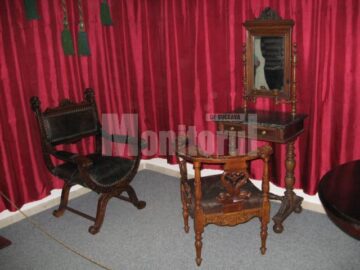 Mobilier de epocă
