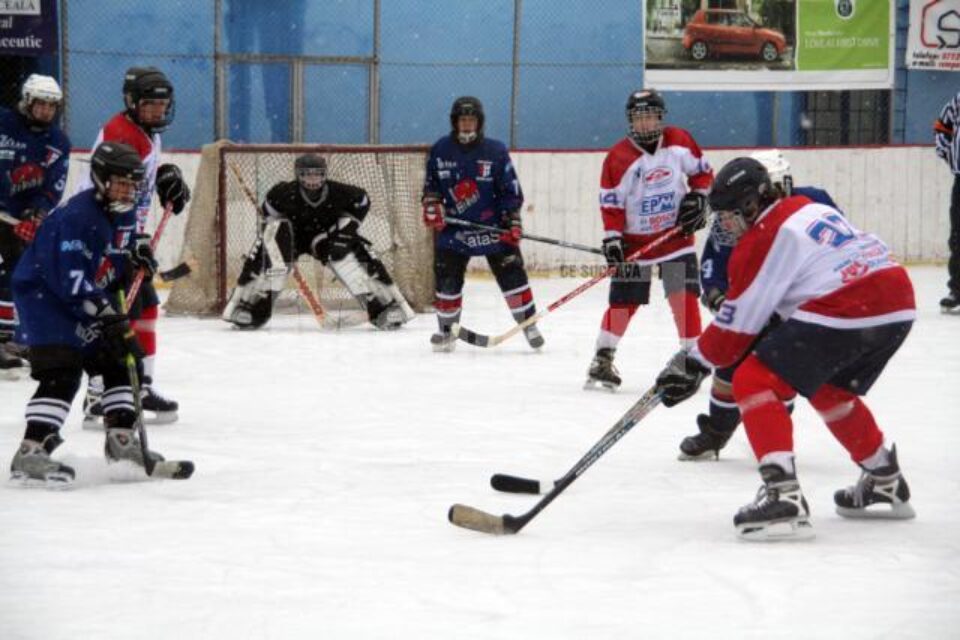 Hocheiștii suceveni atacă poarta adversarilor