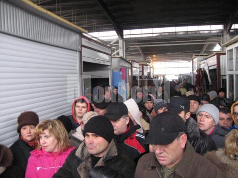 Comercianții din Bazar au protestat contra scoaterii chioșcurilor