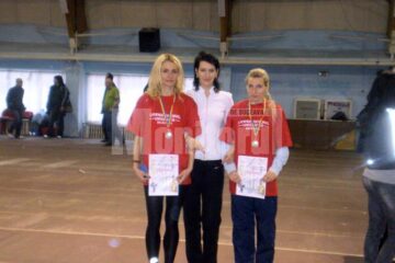 Erzilia Țâmpâu (stânga), lectorul Elena Rață (centru) și Anca Bălănucă, un trio de succes