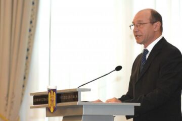 Președintele Băsescu: „O acțiune iresponsabilă de a duce în salarii resursele financiare ale Bugetului ar fi o mare eroare”. Foto: Sorin LUPȘA