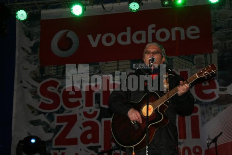 Sărbătoare: Ducu Bertzi, Anda Adam, Desperados și „Urșii” din Asău au atras mii de oameni la Serbările Zăpezii