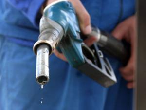 La pompe, carburanți mai scumpi. Foto: MEDIAFAX