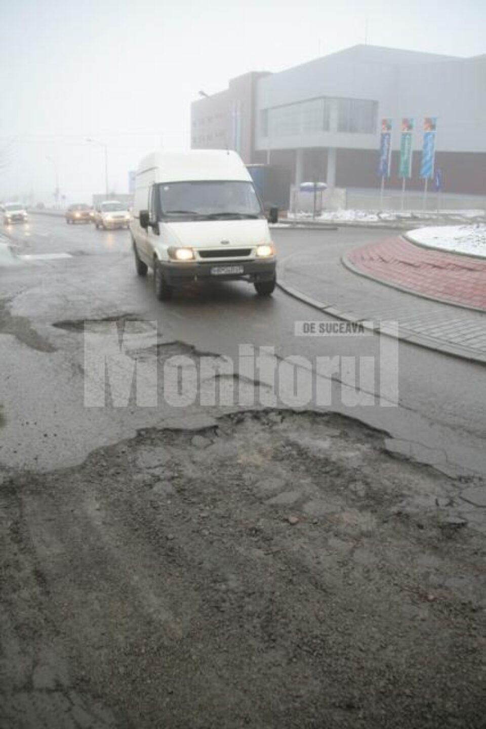 Pe Apa Sâmbetei: Aproape 4 milioane de euro, băgați an de an în gropile din străzile din Suceava