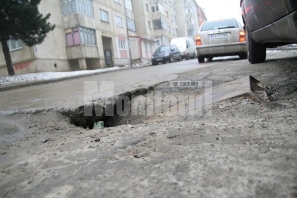 Pe Apa Sâmbetei: Aproape 4 milioane de euro, băgați an de an în gropile din străzile din Suceava