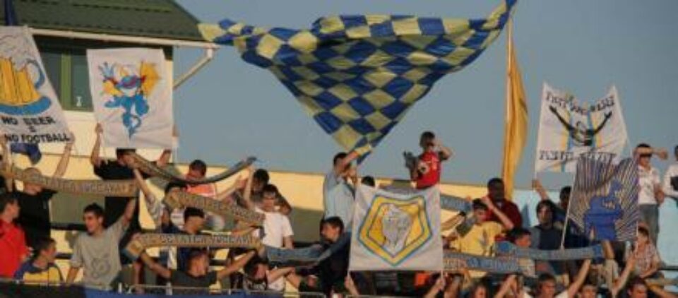 Manifestările de violență din tribune, aspru pedepsite Manifestările de violență din tribune, aspru pedepsite