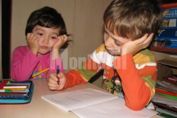 Solicitare MEdCI: Elevii trebuie înscriși în clasa întâi până în luna mai