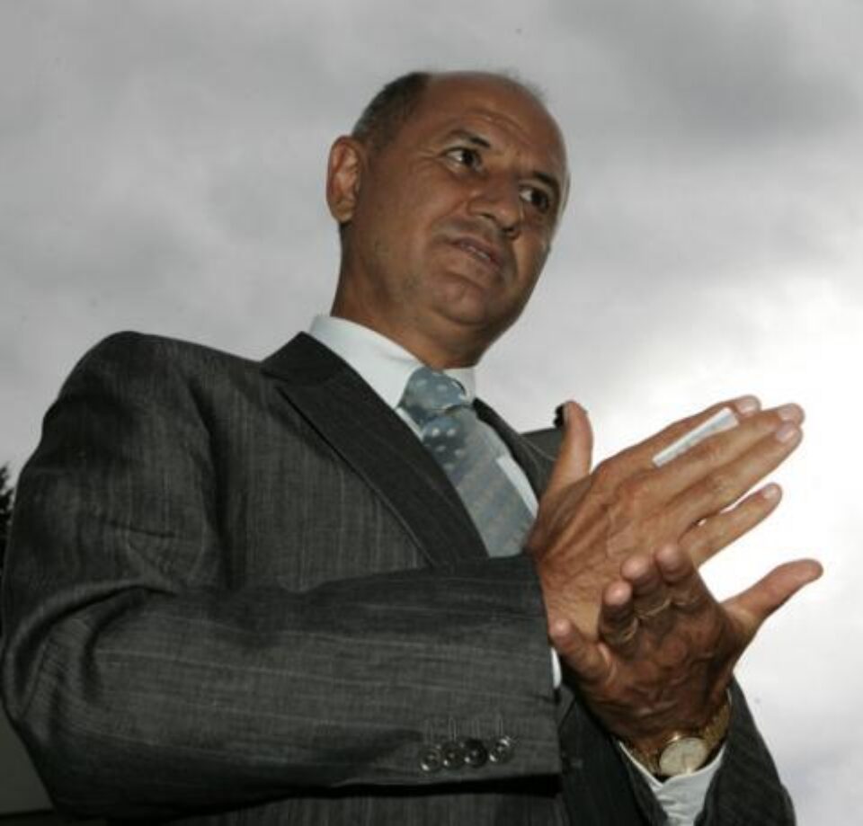 Copos, tot mai hotărât să vândă „farmecul vieții” Copos, tot mai hotărât să vândă „farmecul vieții”