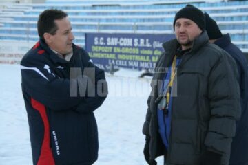 Președintele Dumitru Moldovan (stânga) și antrenorul Ovidiu Murariu caută jucători pentru completarea lotului, dar sunt optimiști în privința returului