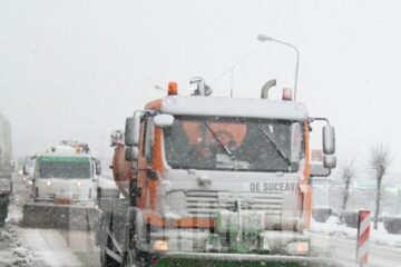 Într-o singură zi: Sute de tone de sare si nisip folosite pe străzile Sucevei
