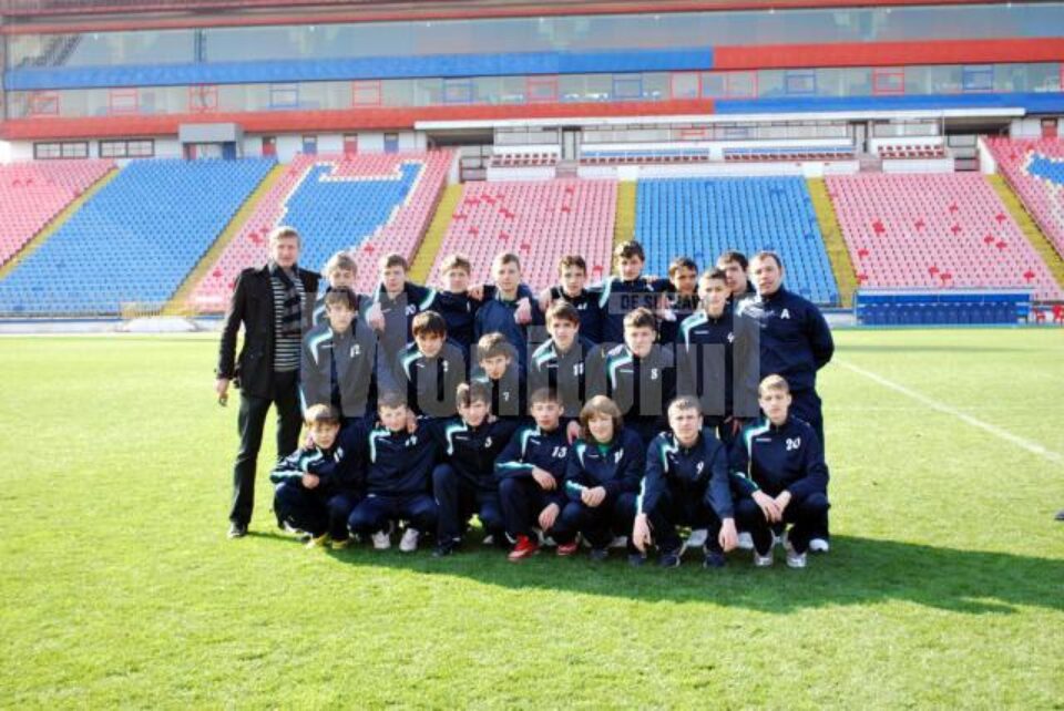 Dorin Goian și juniorii de la Sporting Suceava Dorin Goian și juniorii de la Sporting Suceava