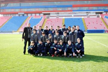 Dorin Goian și juniorii de la Sporting Suceava