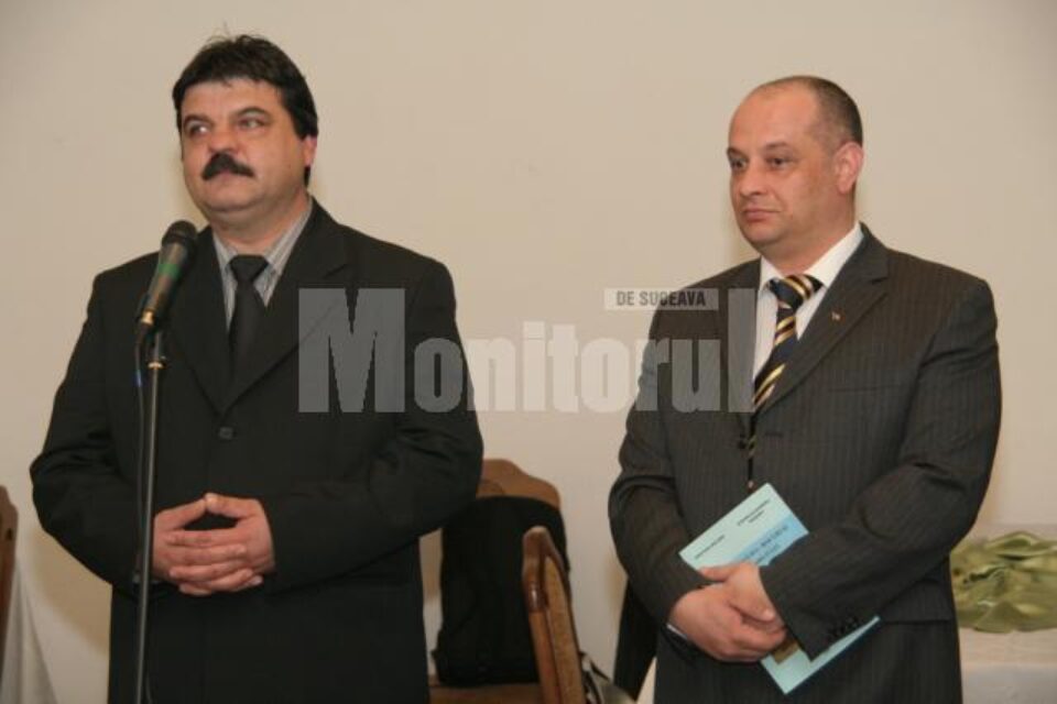 Colonelul Cristian Hociung și fostul prefect Ștefan Alexandru Băișanu, autorii cărții