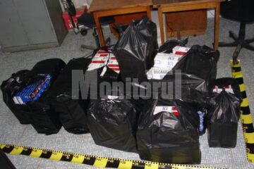 La Burdujeni: 11 saci cu țigări de contrabandă, găsiți în mașina unui botoșănean