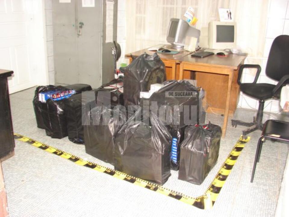 La Burdujeni: 11 saci cu țigări de contrabandă, găsiți în mașina unui botoșănean