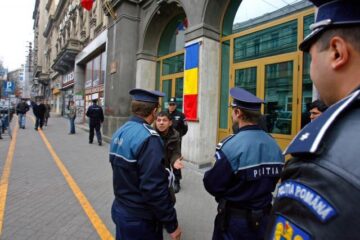 Polițiștii verifică băncile, benzinăriile, casele de schimb valutar și cele de amanet. Foto: MEDIAFAX