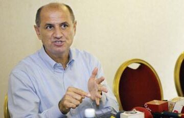 Copos a reușit să aducă Rapidul aproape de faliment, dar numai el nu vede asta