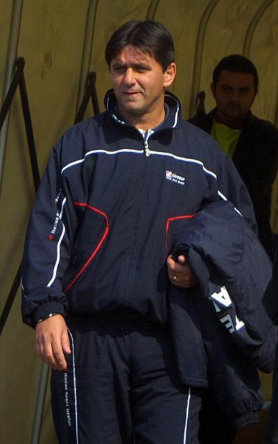 Lăcătuș nu mai cere nimic Lăcătuș nu mai cere nimic