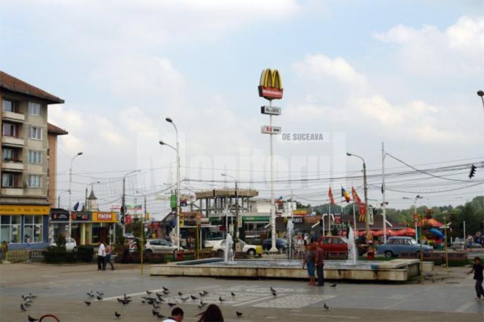 centrul gândit in anii 60-70, centrul astăzi și centrul de mâine, parcarea subterană și mansardele de sticlă