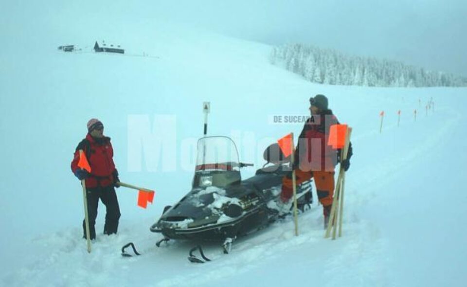 Salvamontișii dorneni au marcat principalul traseu spre vârful Giumalău Salvamontișii dorneni au marcat principalul traseu spre vârful Giumalău