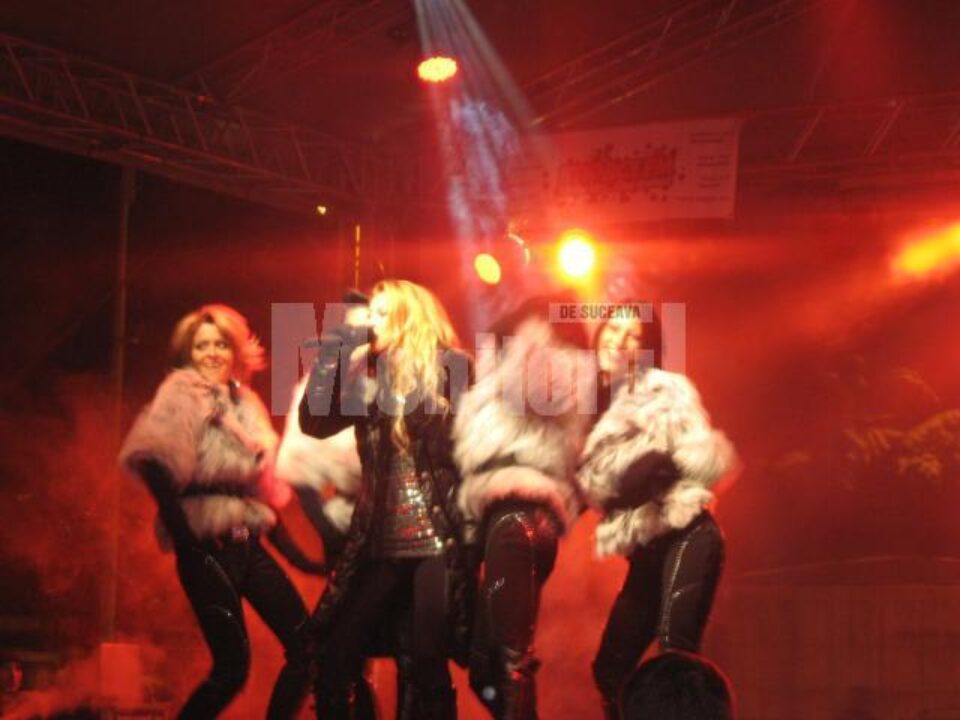 Distracție: Andreea Bălan și Bursucu’, spectacol incendiar de Dragobete