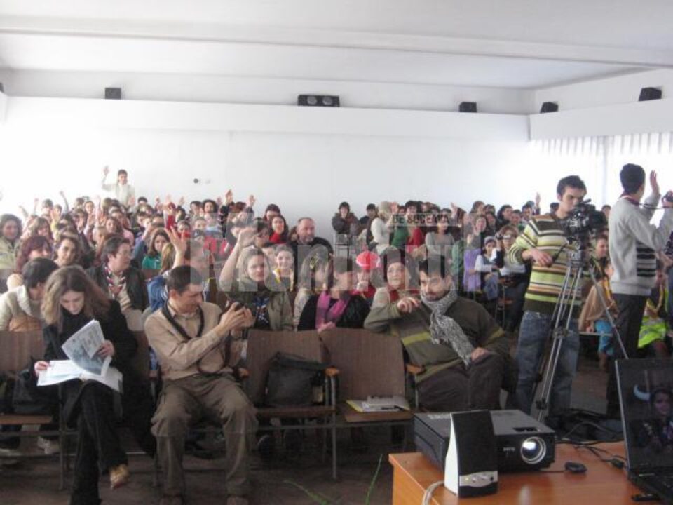 Cercetașii, adunați cu mic cu mare la sărbătoarea lor