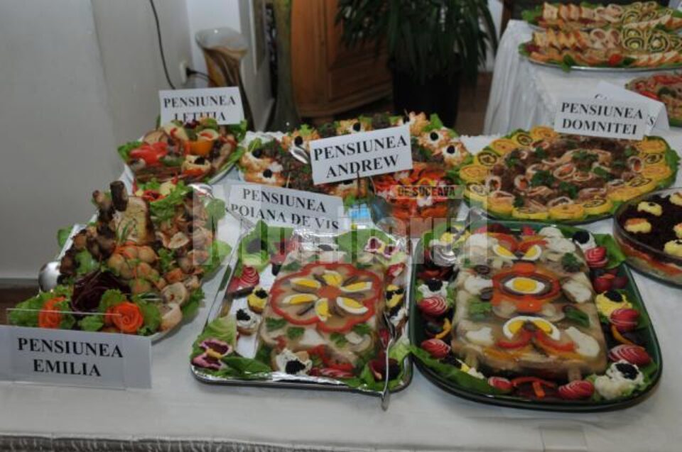 Expoziția gastronomică oferită de reprezentanții majorității unităților turistice din Sucevița