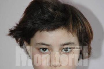Cine o știe?: Poliția cere sprijin în identificarea unei tinere care nu știe cum o cheamă și de unde e