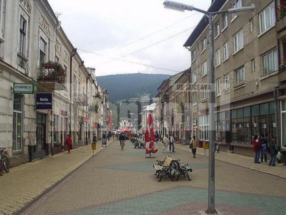 Primăria din Vatra Dornei pregătește blocarea pietonalului din centrul orașului