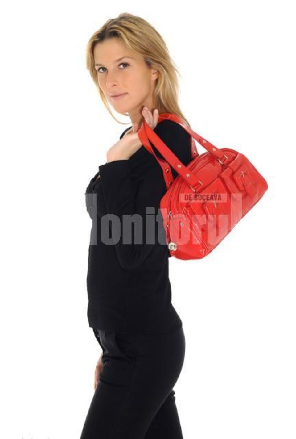 Geanta reprezintă un accesoriu șic. Foto: FashionShopping