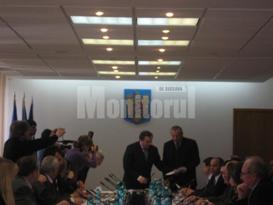 Președintele Consiliului Județean, Gheorghe Flutur, și Titi Petrea