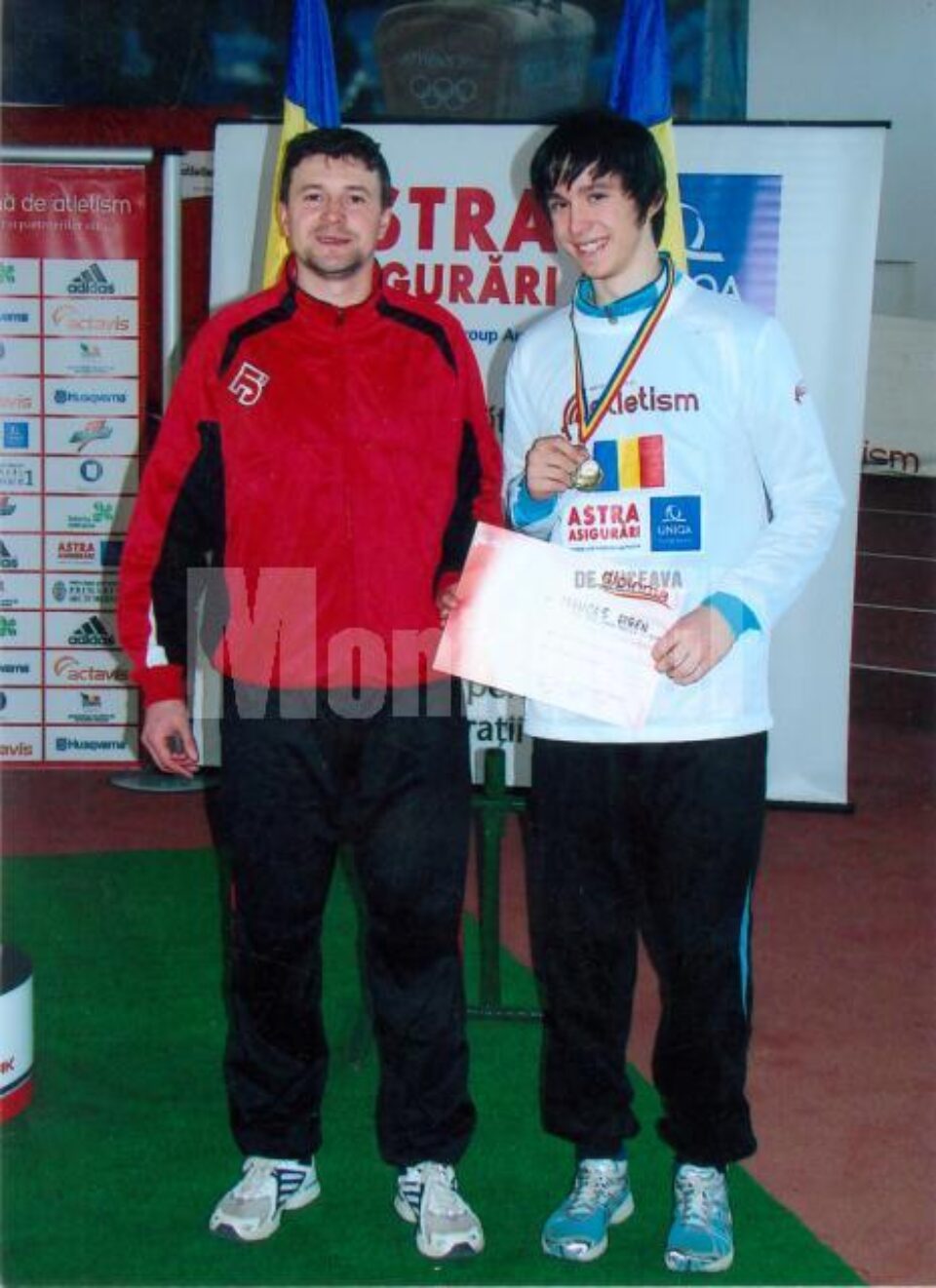 Antrenorul Cătălin Coman (stânga) alături de elevul său, Eugen Mancaș