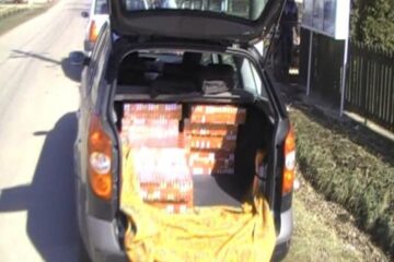 Masina barbatului din Falticeni, burdusita de tigari de contrabanda