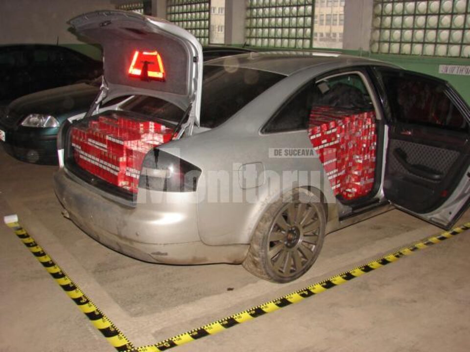 Masina ticsita cu peste 12.000 de pachete de tigari de contrabanda