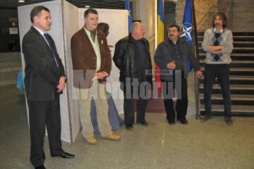 Vernisajul expoziției „Forme și culori” la Primăria Suceava