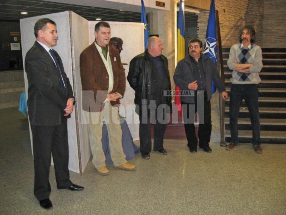 Vernisajul expoziției „Forme și culori” la Primăria Suceava Vernisajul expoziției „Forme și culori” la Primăria Suceava